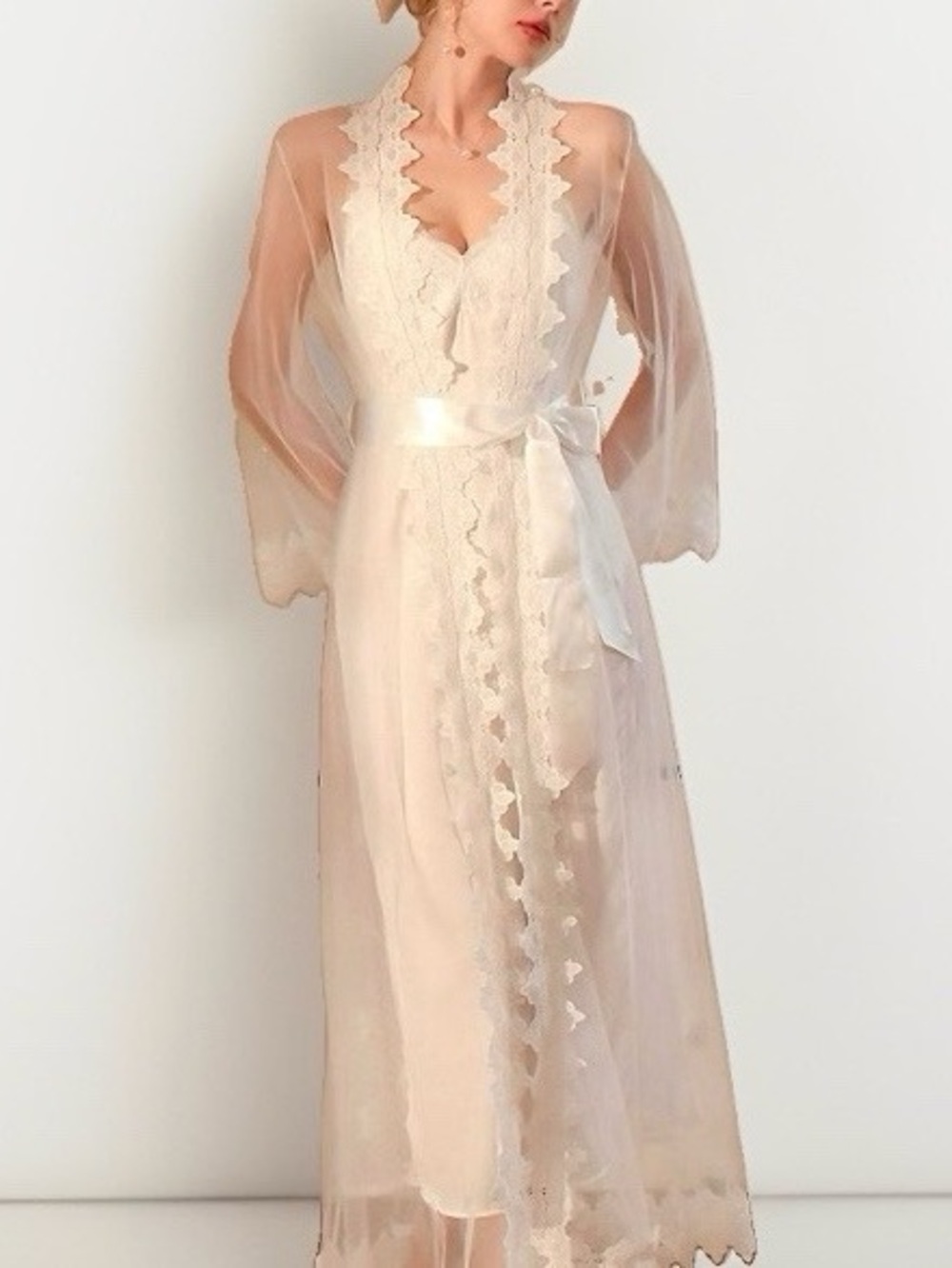 Retro Stage White Satin Lace Nightgown & Robe Set M
